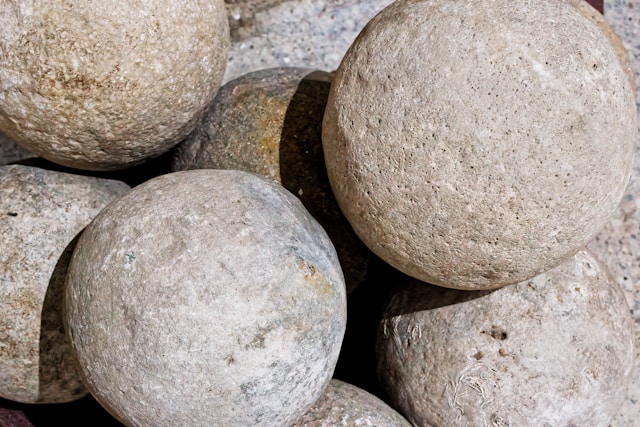 Why St. Petersburg Bayfront Homeowners Choose Lawn and Landscaping Pros for Coquina and Coral Stone Hardscaping That Resists Salt-Air Corrosion