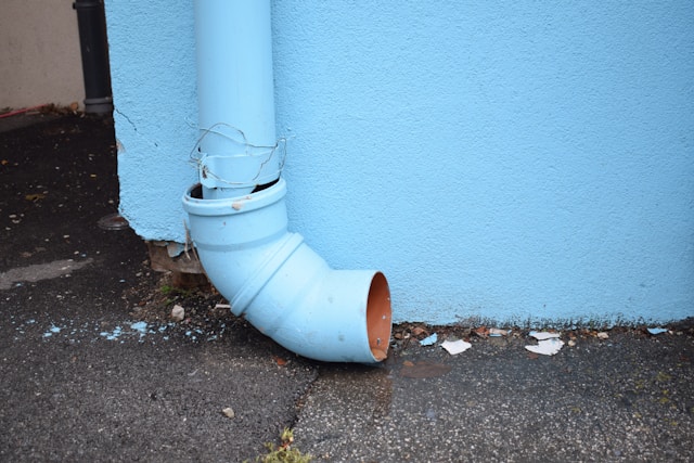 How Lawn and Landscaping Pros Installs French Drains and Smart Controllers in Low-Elevation St. Petersburg Lawns Ahead of Gulf Hurricane Season