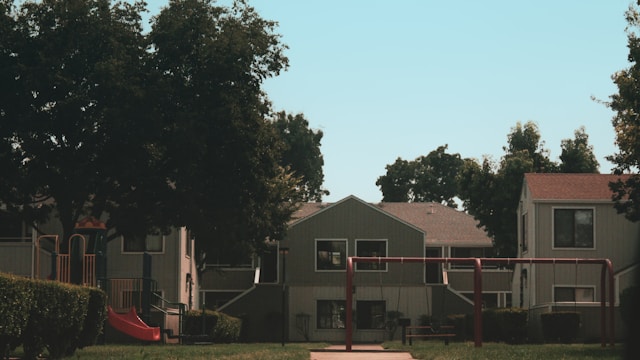 St. Pete Landscaping Pros: Expert Lawn Care Services for a Healthier, Greener Yard